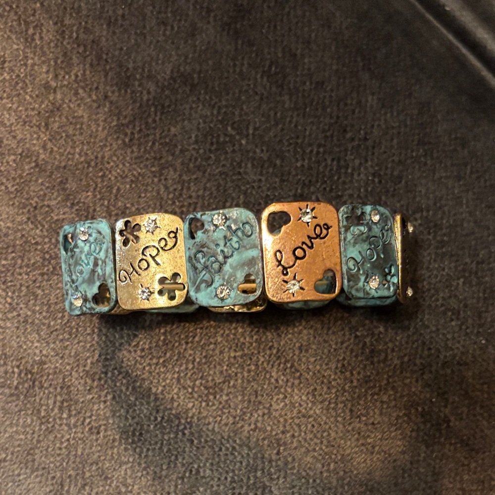 Gold and Turquoise 'Faith,Hope, & Love' Stretch Bracelet